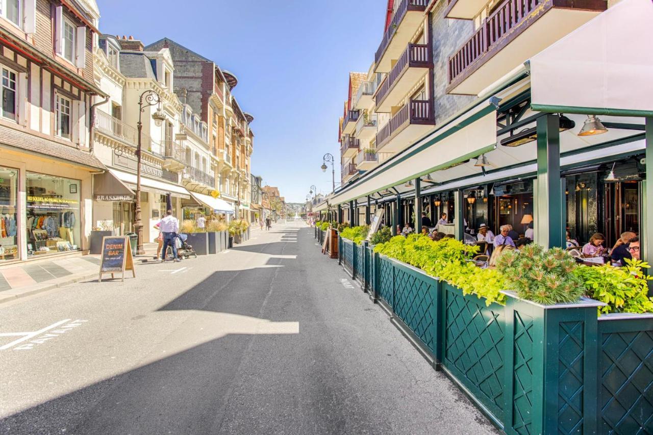 Les Tamaris - With Sea View - *