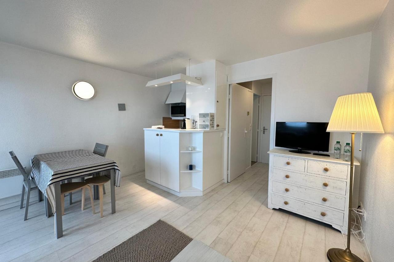 Les Tamaris - With Sea View -